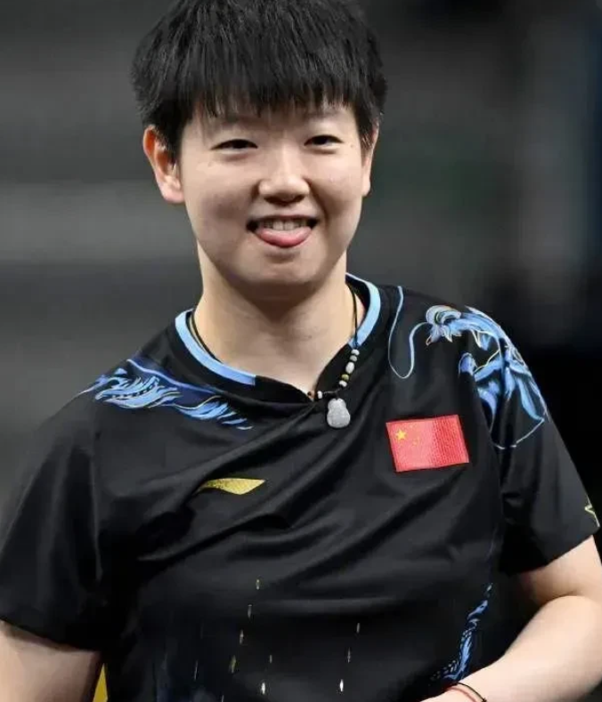 包含法国射击选手不敌对手，遗憾获得银牌的词条